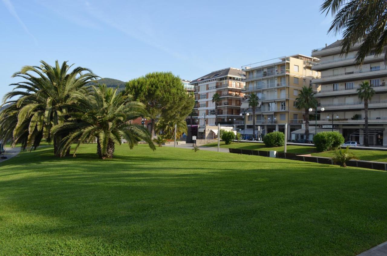Hotel Doria Chiavari Exterior foto